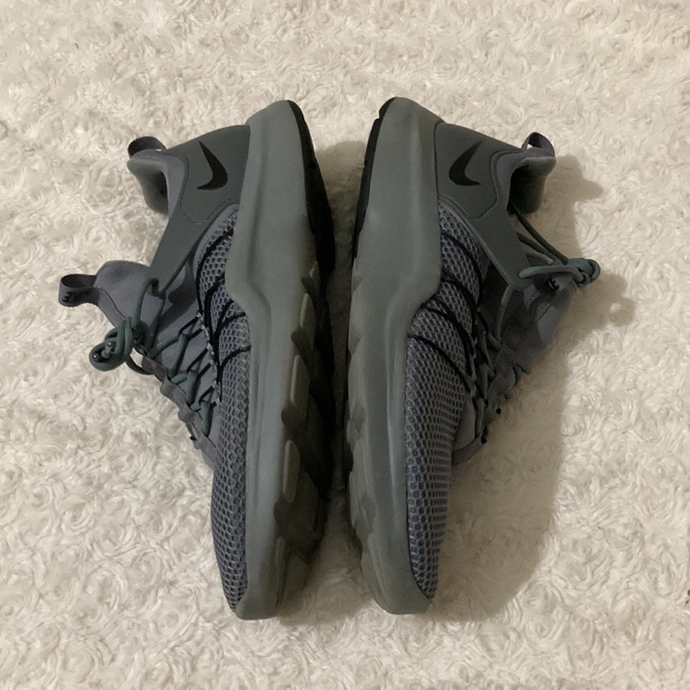 Nike Trainers - Picture 2 of 6